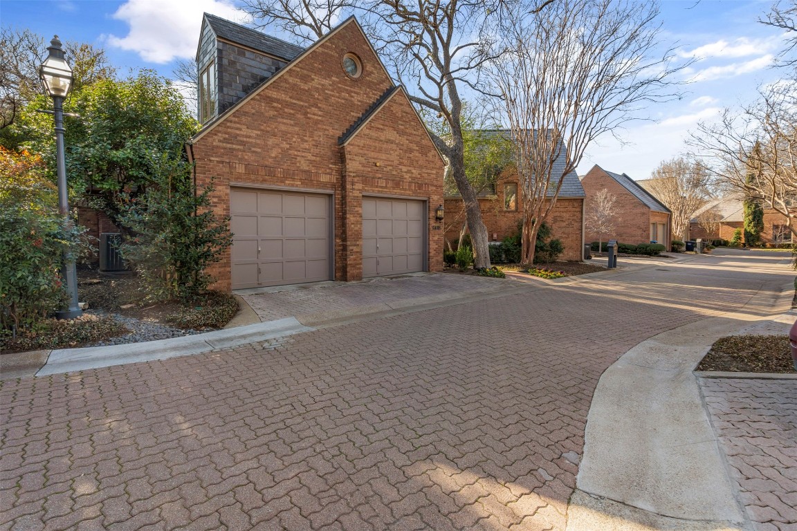 4912 Westbriar Drive Fort Worth TX 76109