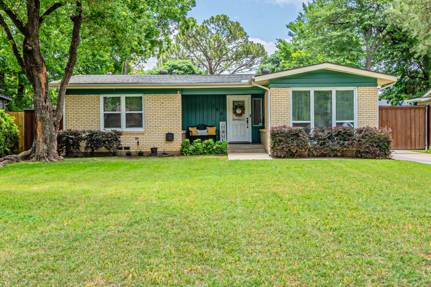 120 E Scotland Drive Irving TX 75062