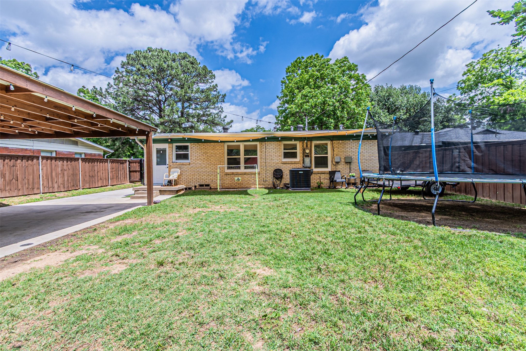 120 E Scotland Drive Irving TX 75062