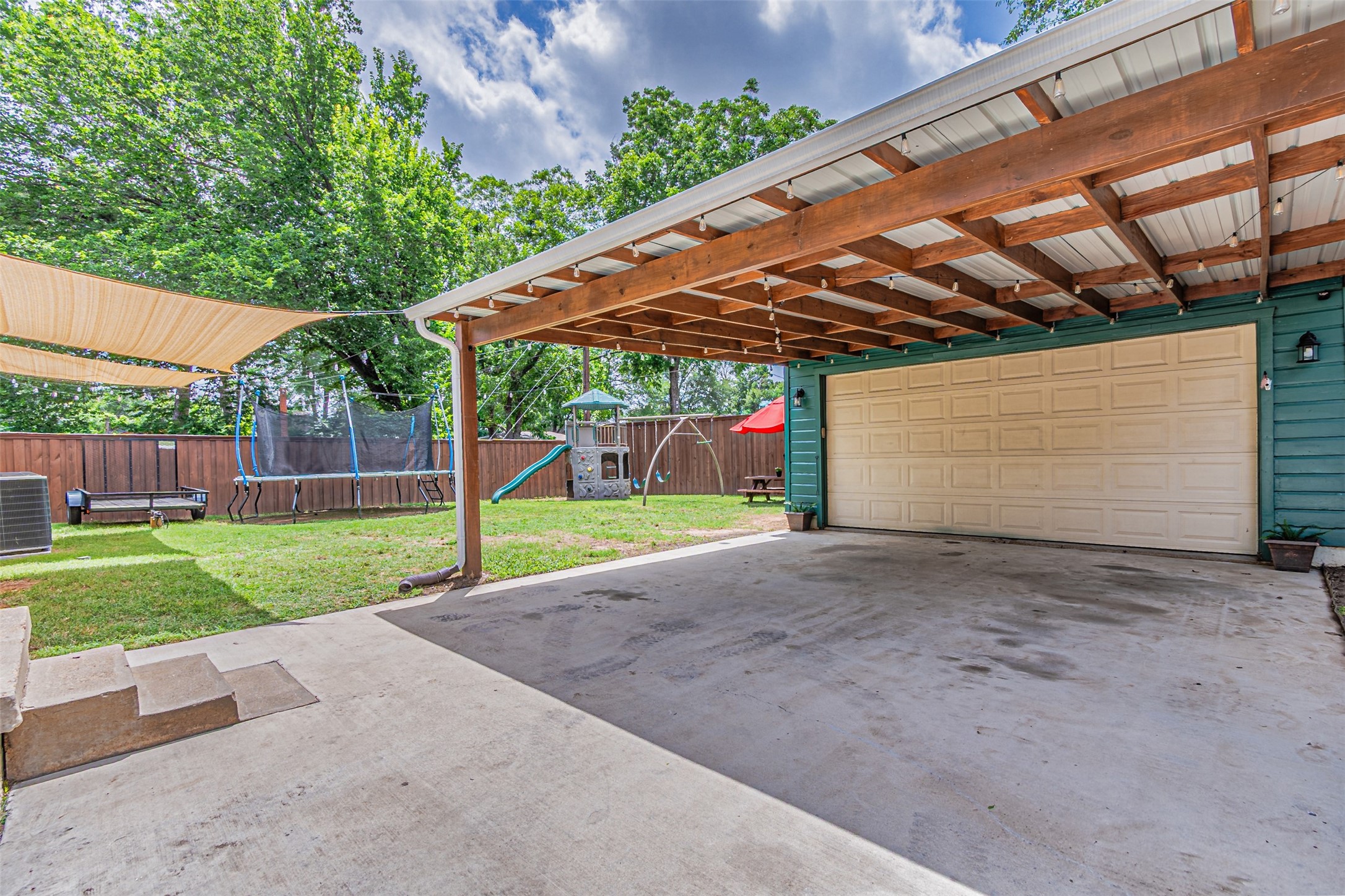 120 E Scotland Drive Irving TX 75062