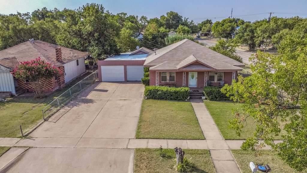 902 Wesleyan Street Stamford TX 79553
