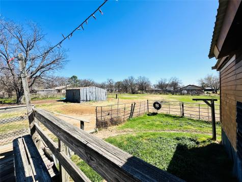 241 S Avenue B Cross Plains TX 76443