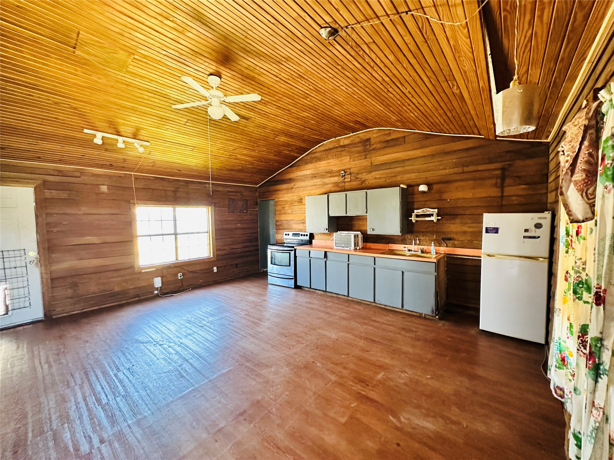 241 S Avenue B Cross Plains TX 76443
