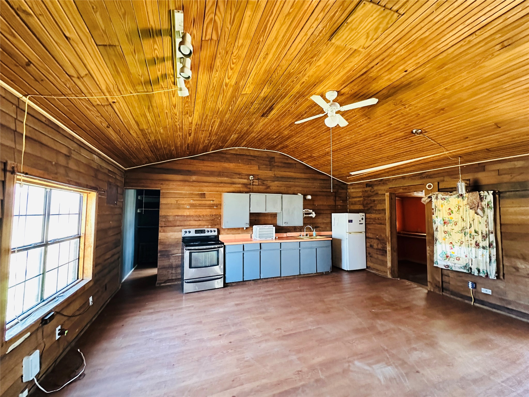 241 S Avenue B Cross Plains TX 76443