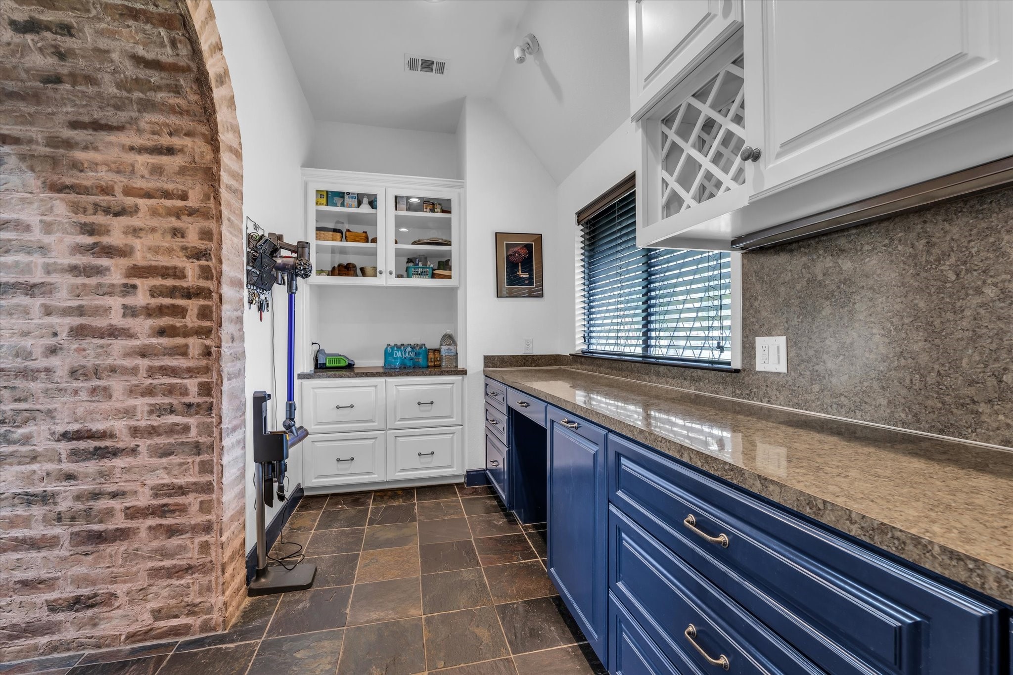404 Charleston Park Drive Woodway TX 76712