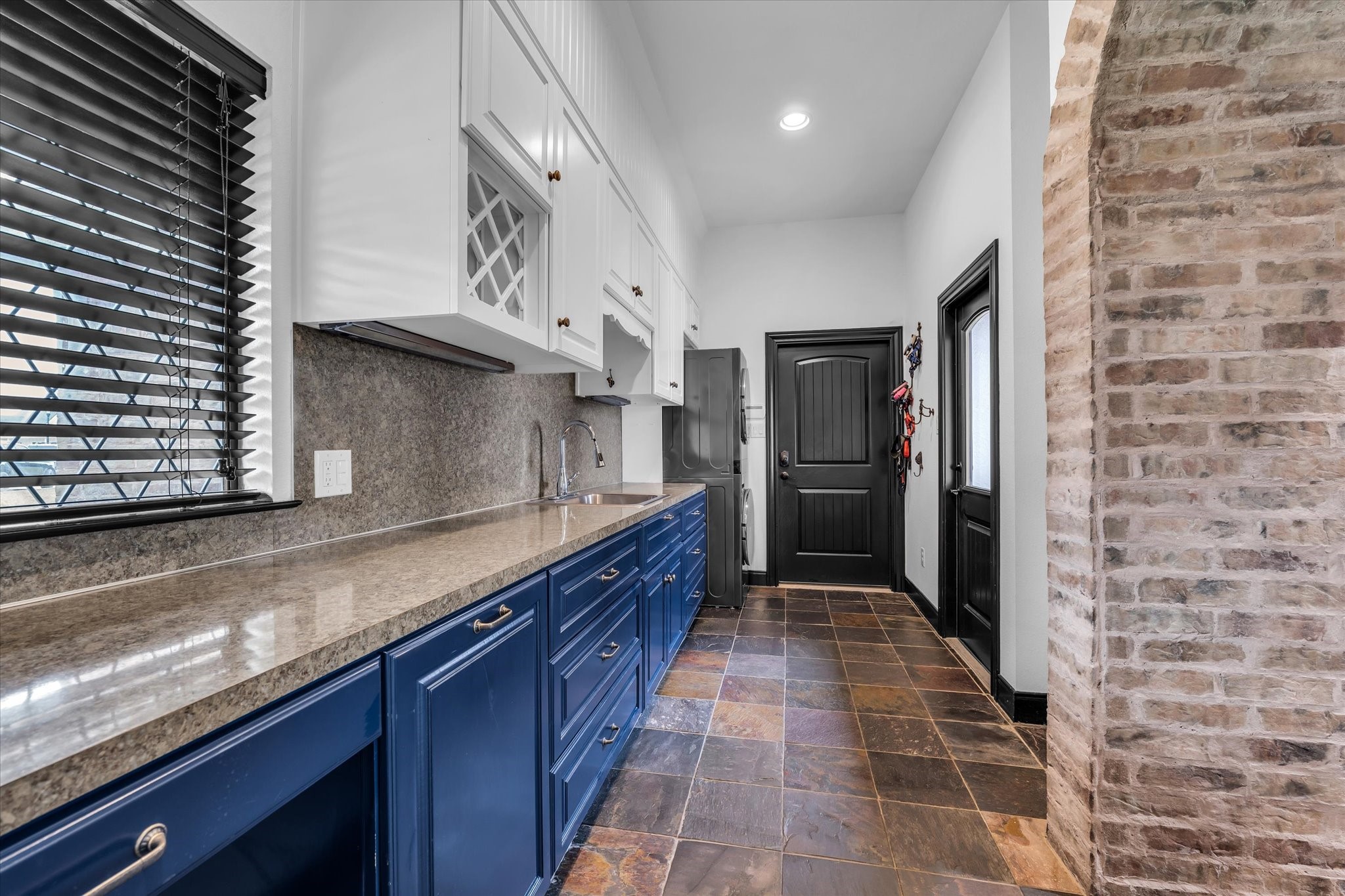 404 Charleston Park Drive Woodway TX 76712