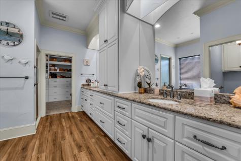 404 Charleston Park Drive Woodway TX 76712