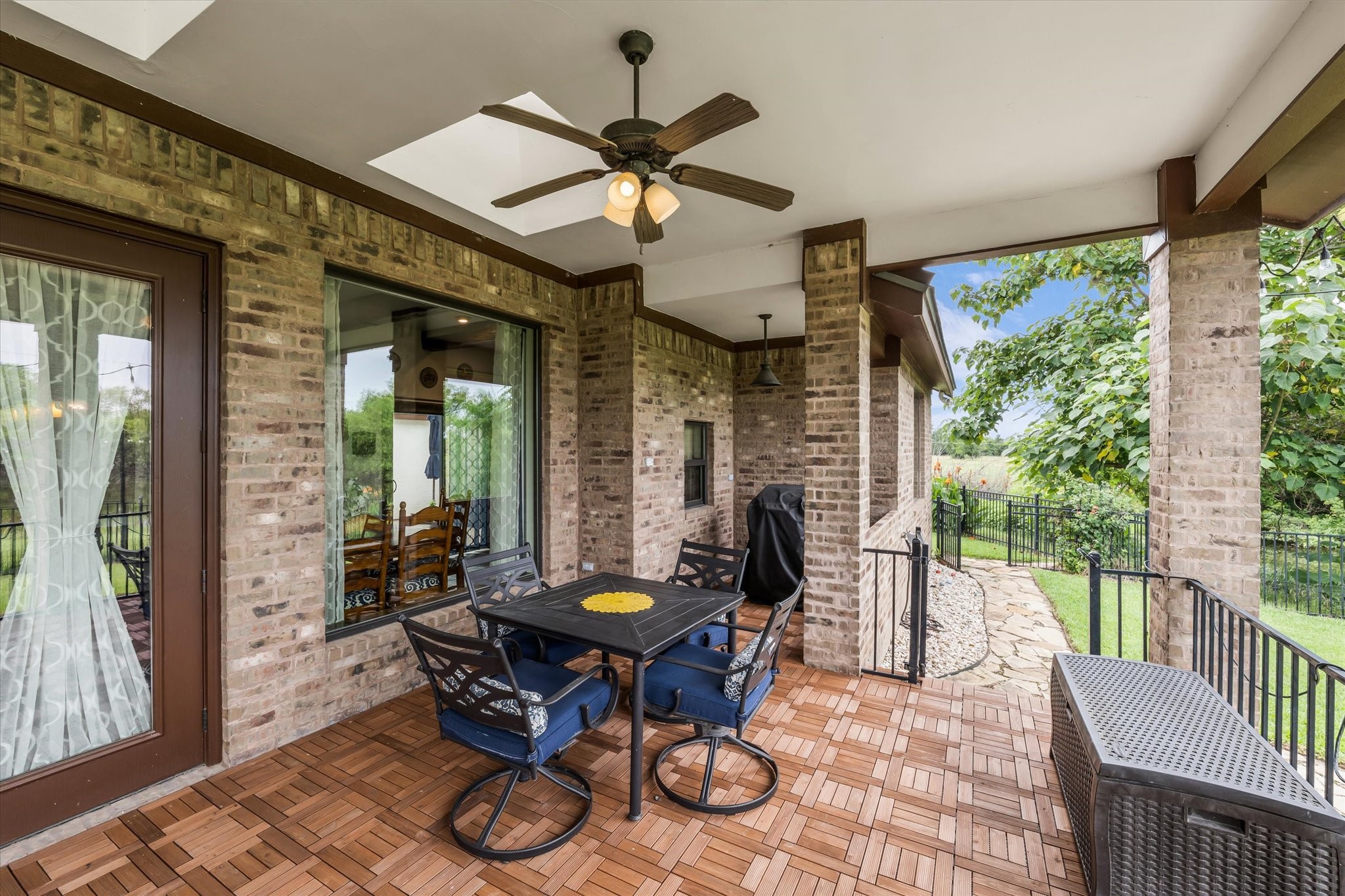 404 Charleston Park Drive Woodway TX 76712