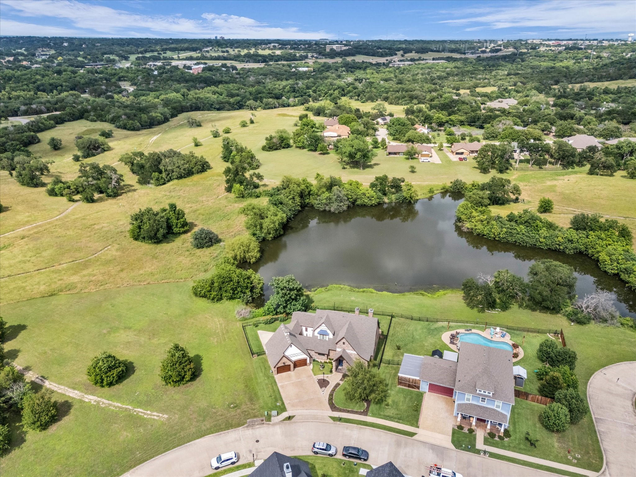 404 Charleston Park Drive Woodway TX 76712