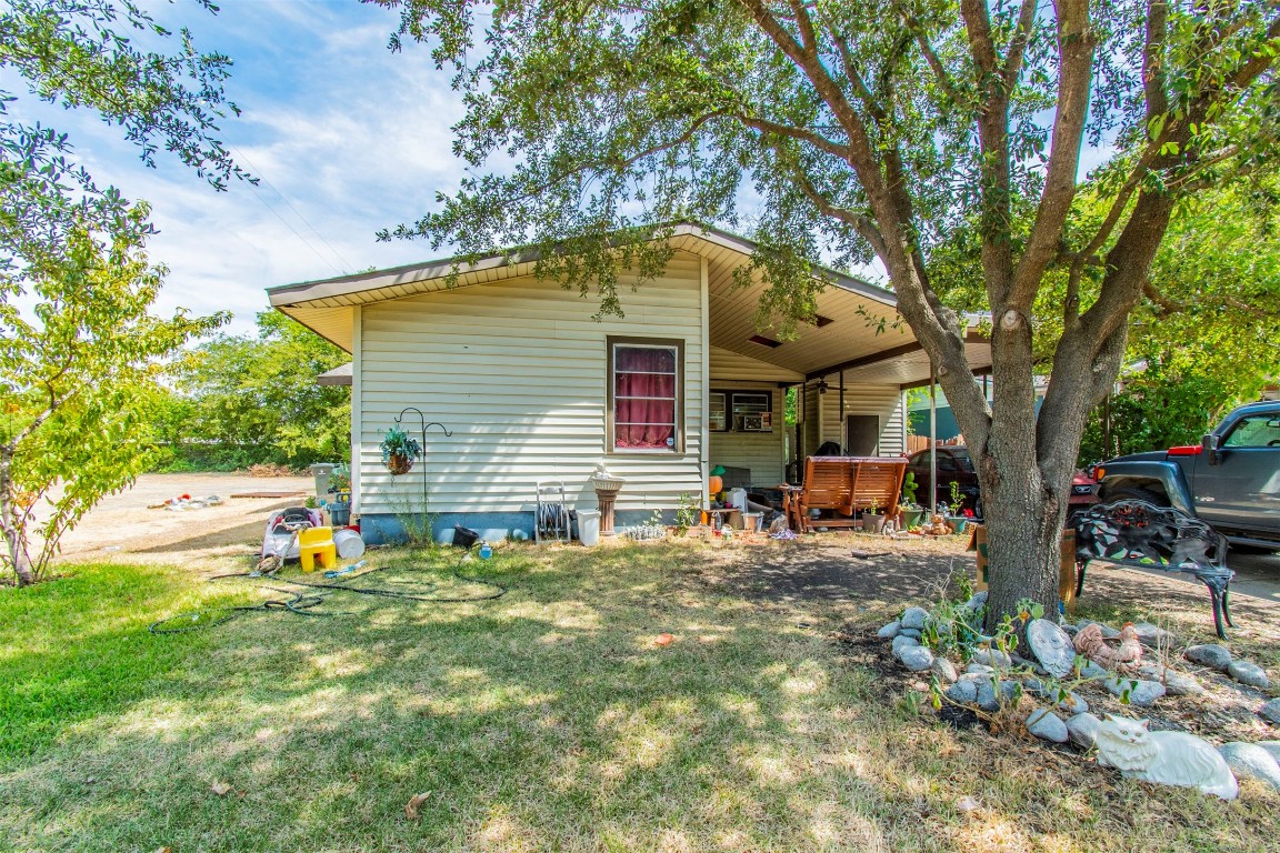 1633 Nash Street Garland TX 75042