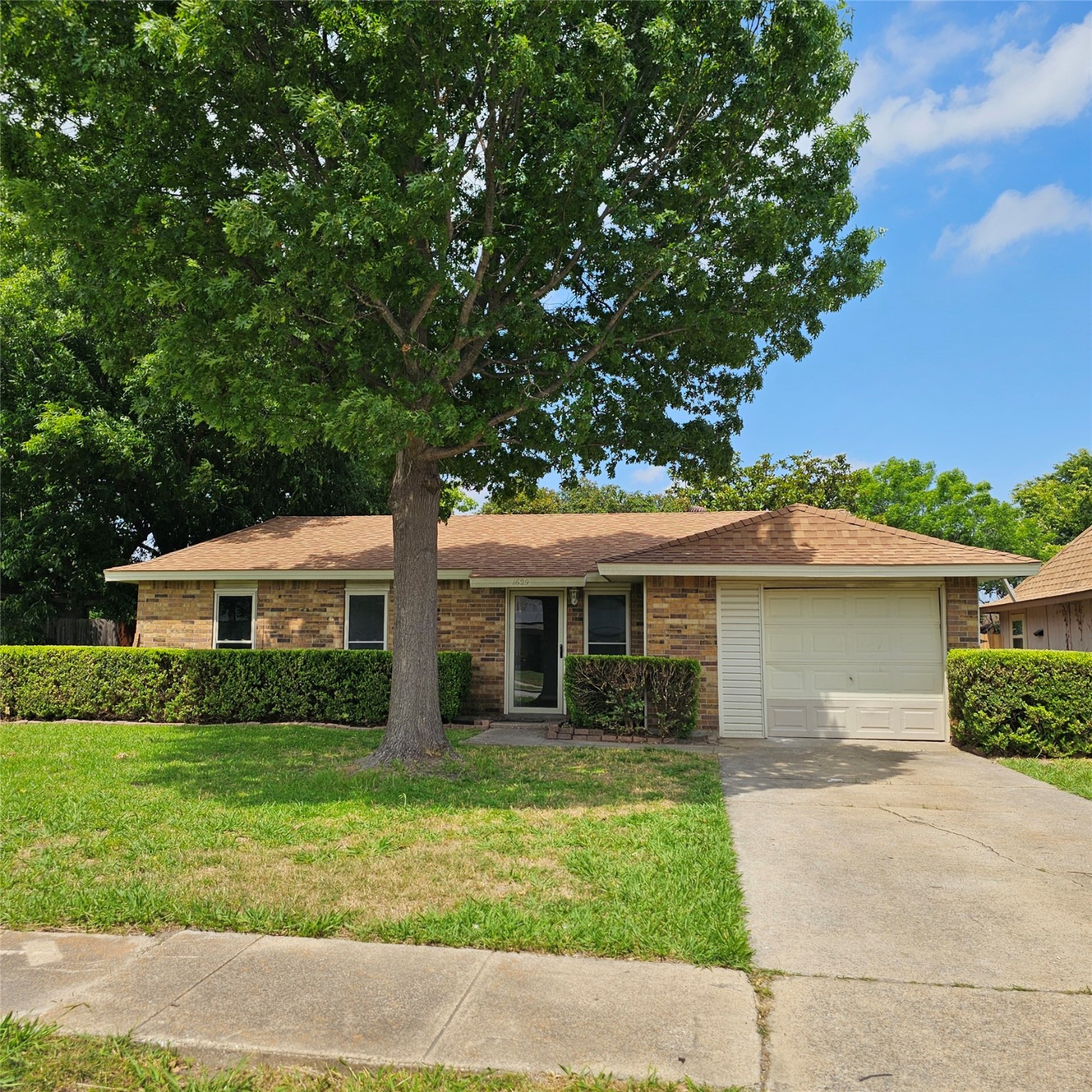 1629 Whiteoak Drive Garland TX 75040
