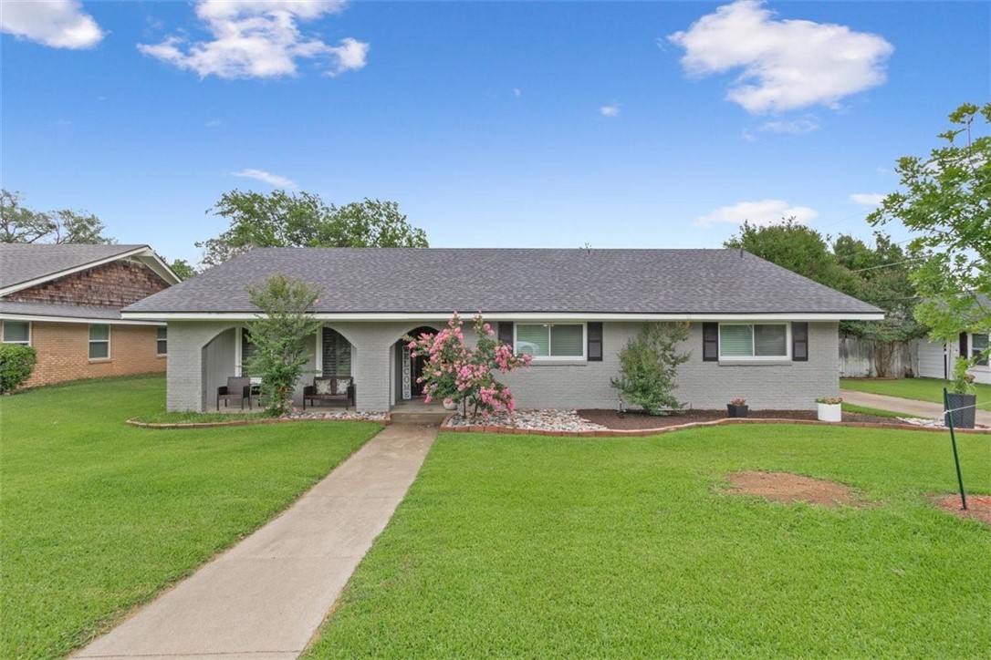 1155 Knotty Oaks Drive Woodway TX 76712