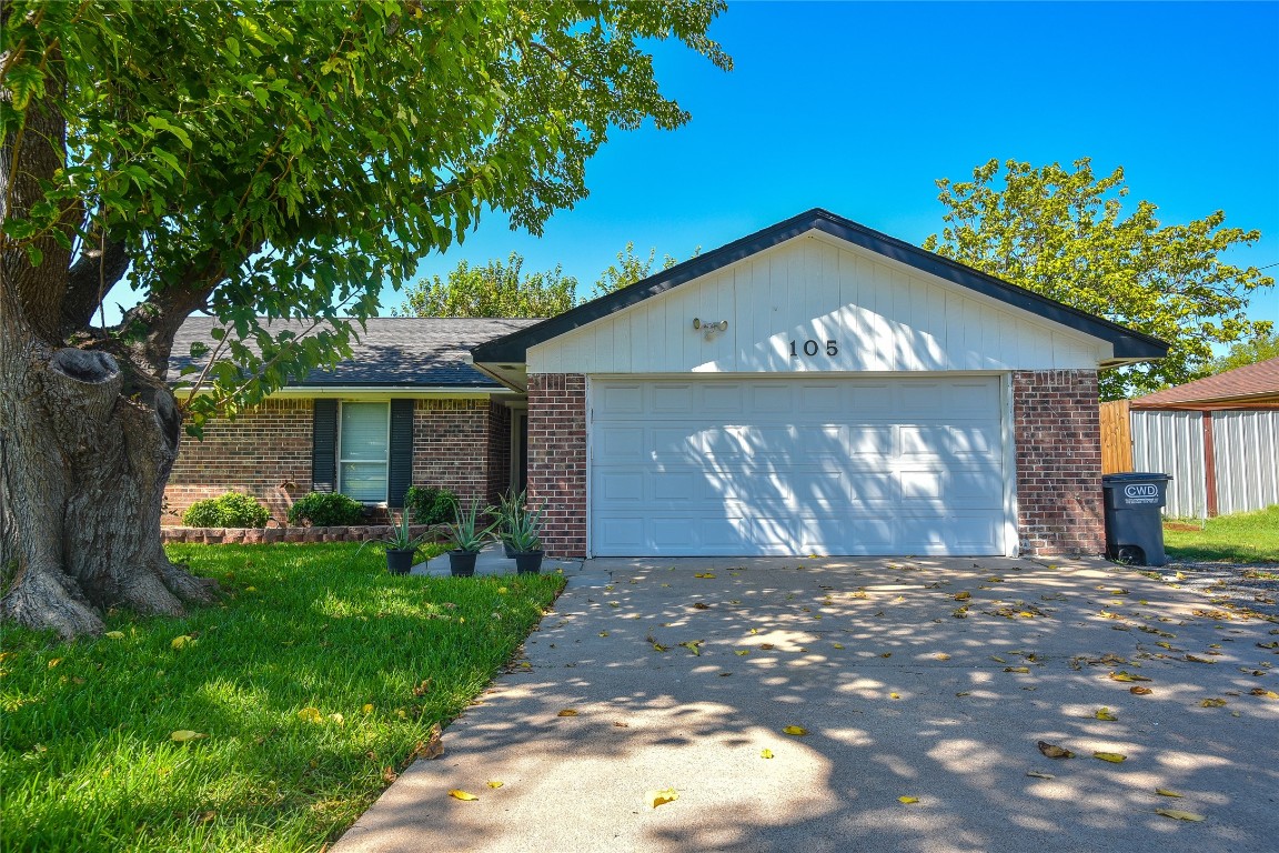 105 Creekview Drive W Red Oak TX 75154
