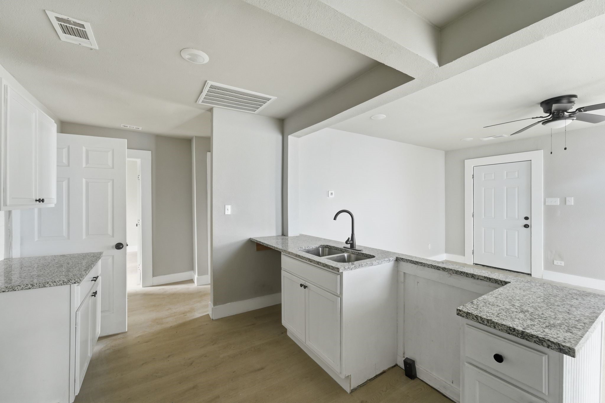 1511 Southerland Avenue Dallas TX 75203