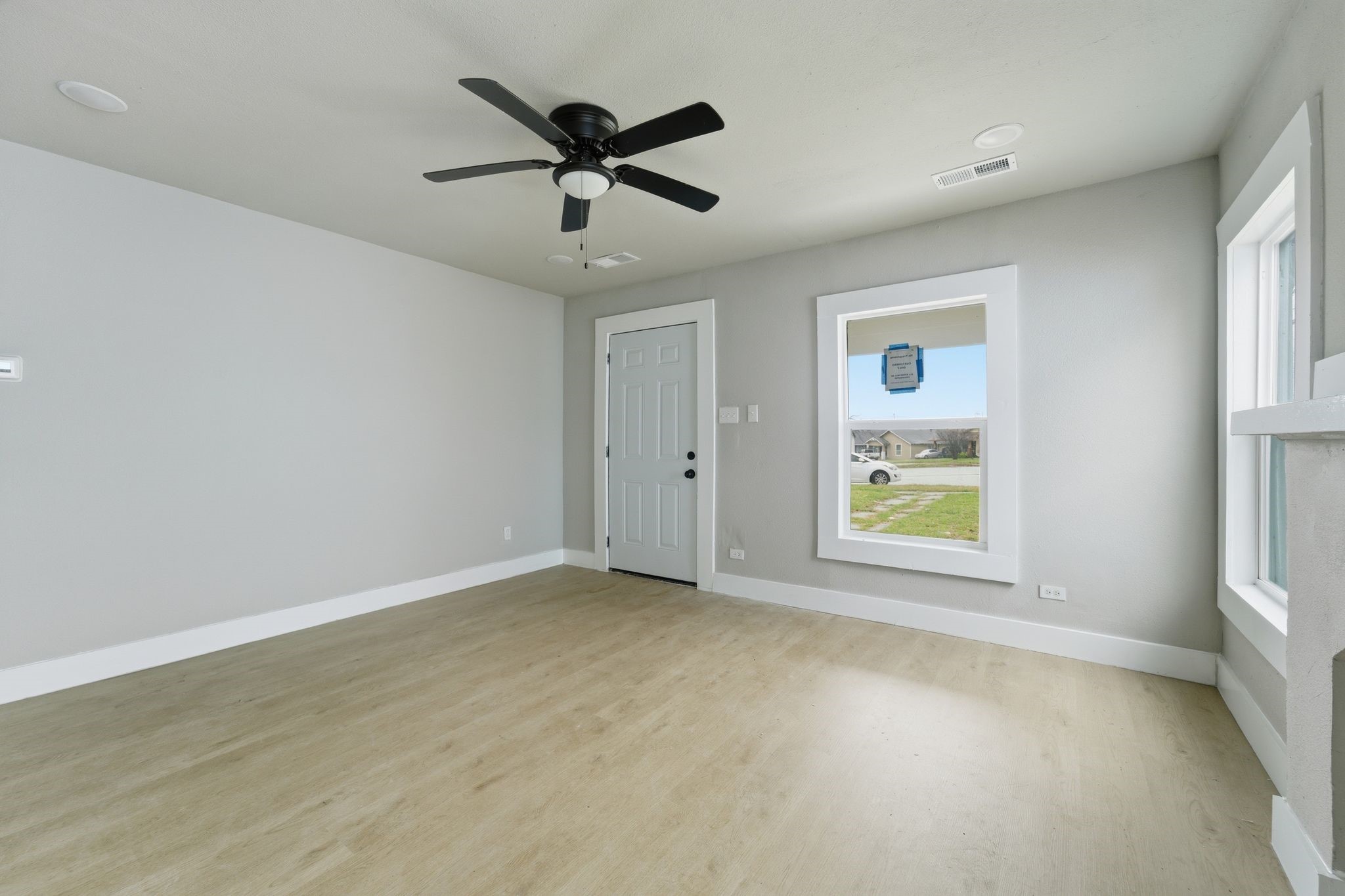 1511 Southerland Avenue Dallas TX 75203