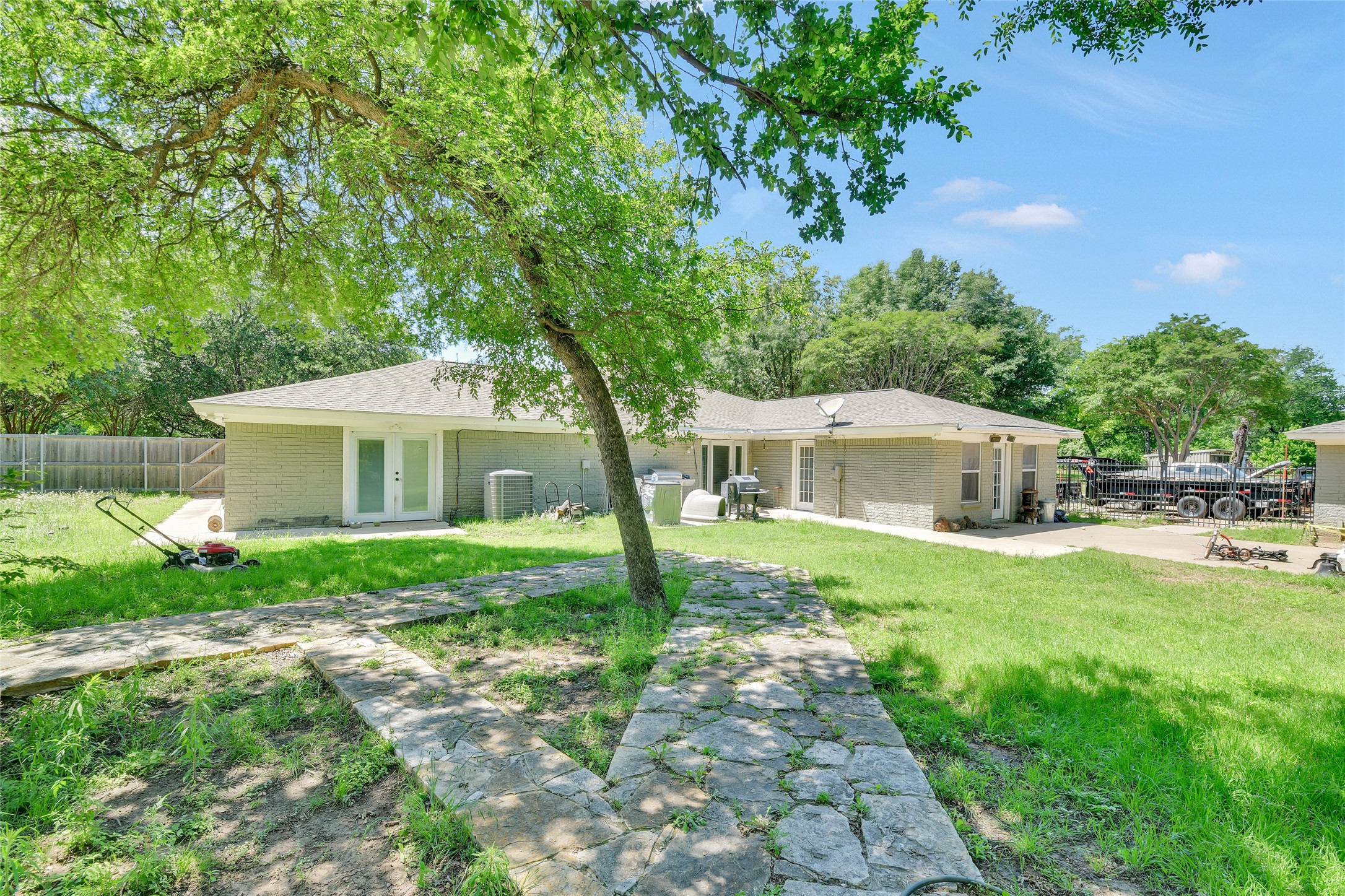 5313 Hidden Oaks Lane Arlington TX 76017