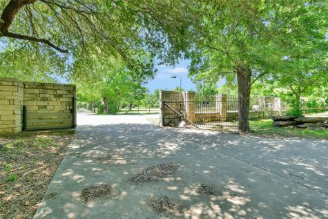 5313 Hidden Oaks Lane Arlington TX 76017