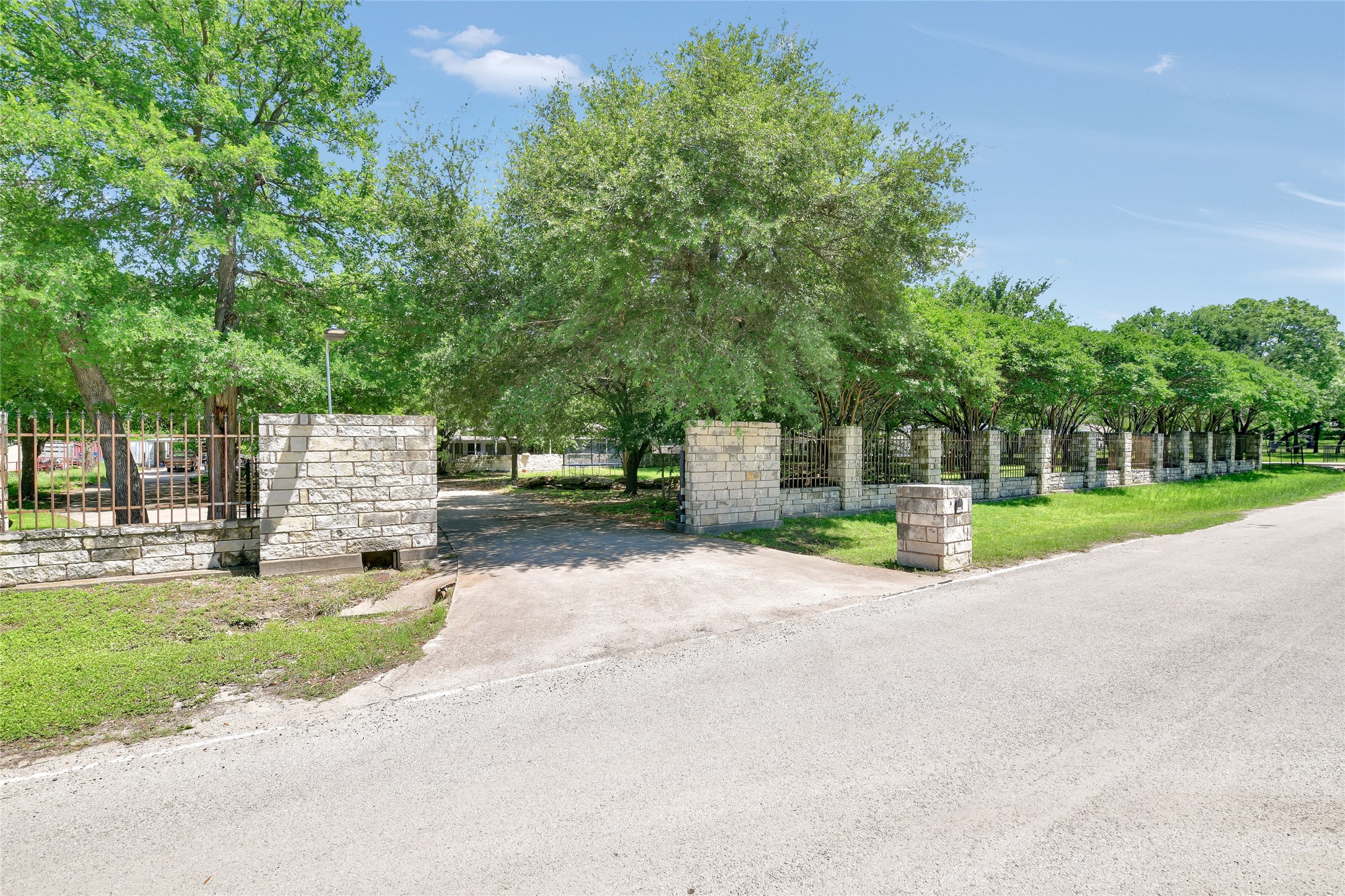 5313 Hidden Oaks Lane Arlington TX 76017
