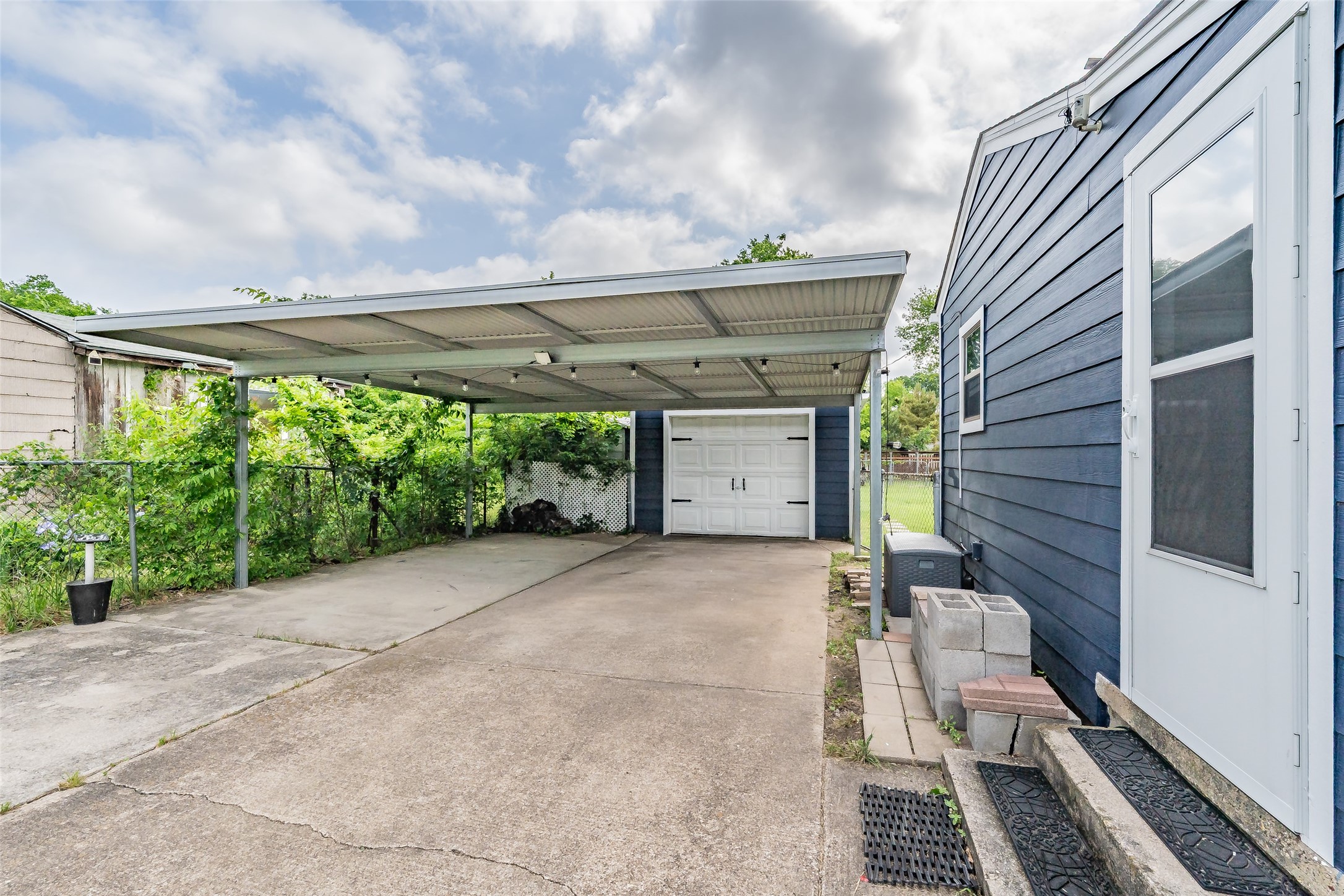 1802 Keneipp Road Carrollton TX 75006
