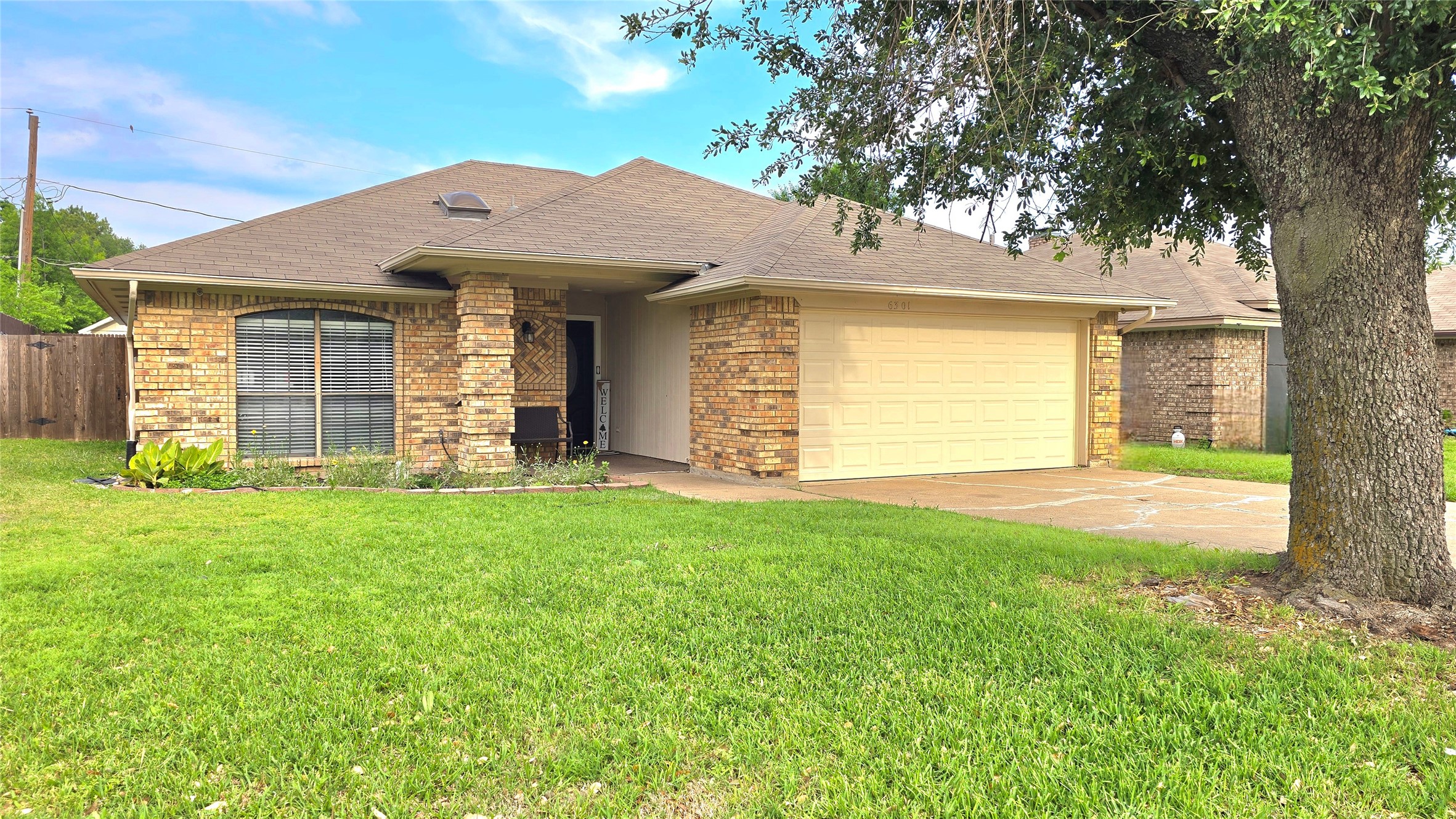 6301 Lotus Drive Arlington TX 76001