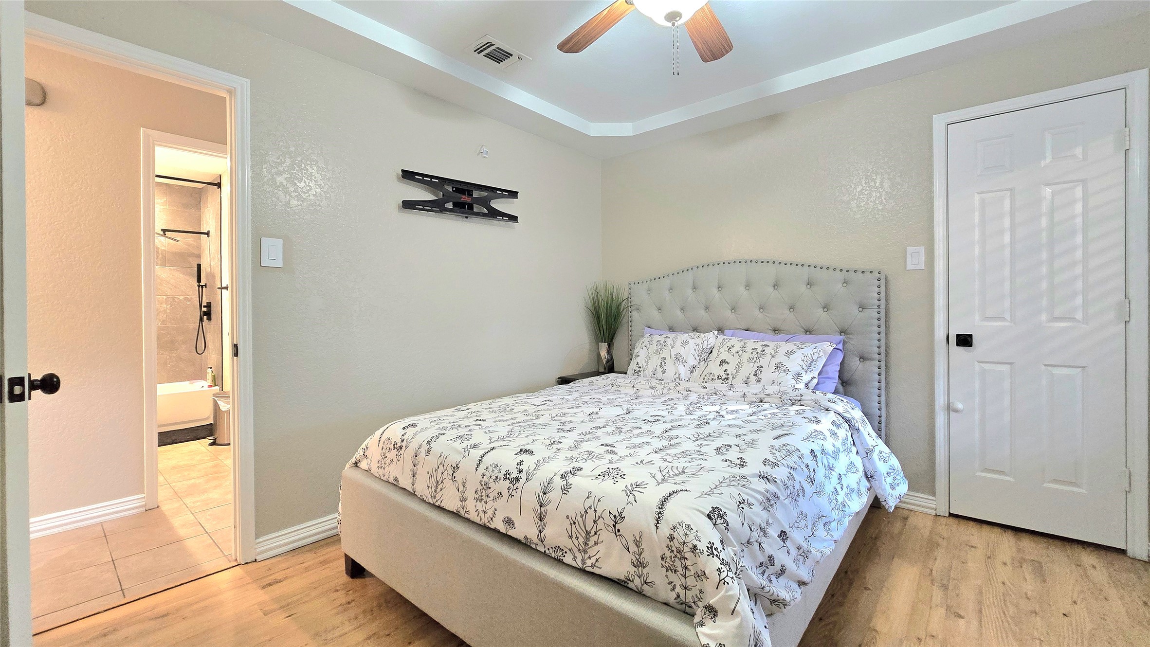 6301 Lotus Drive Arlington TX 76001