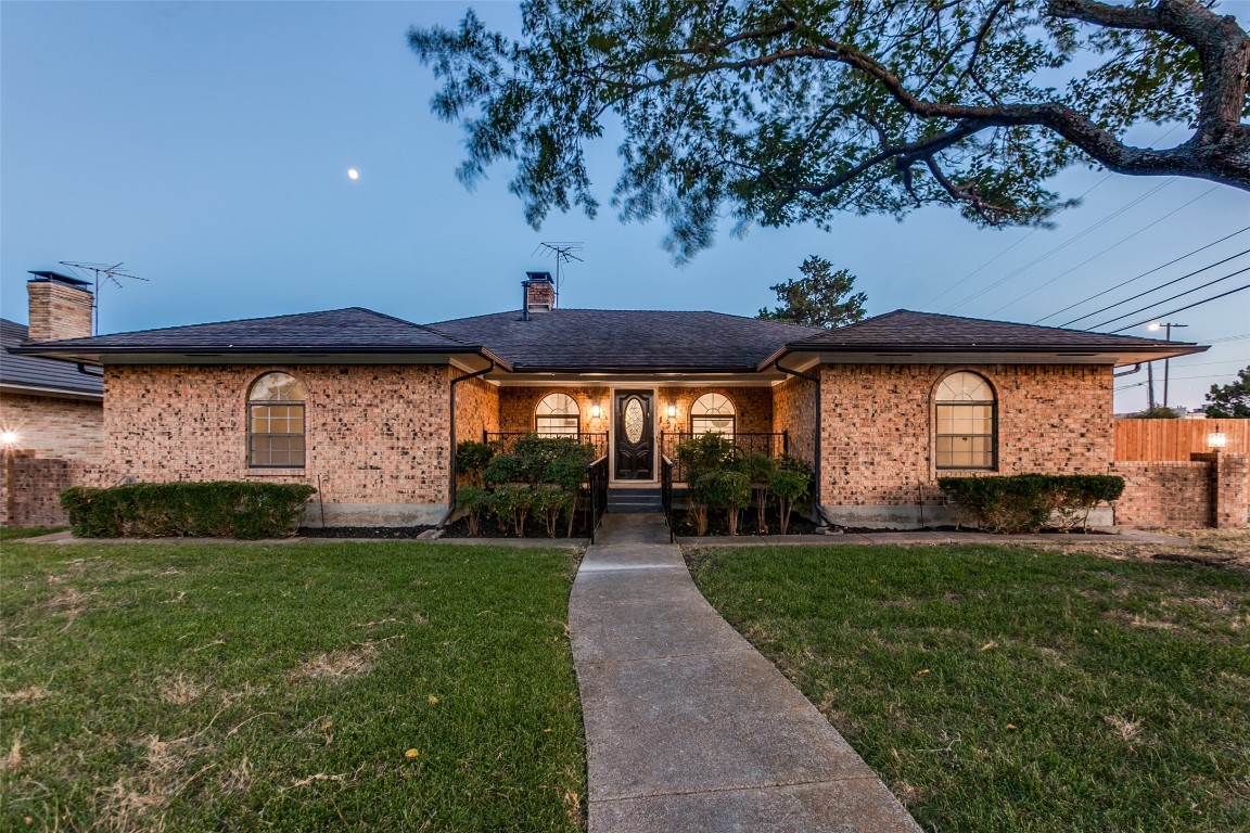 1318 Warwick Street Garland TX 75040