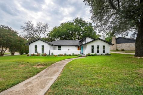 300 Brookwood Drive Desoto TX 75115