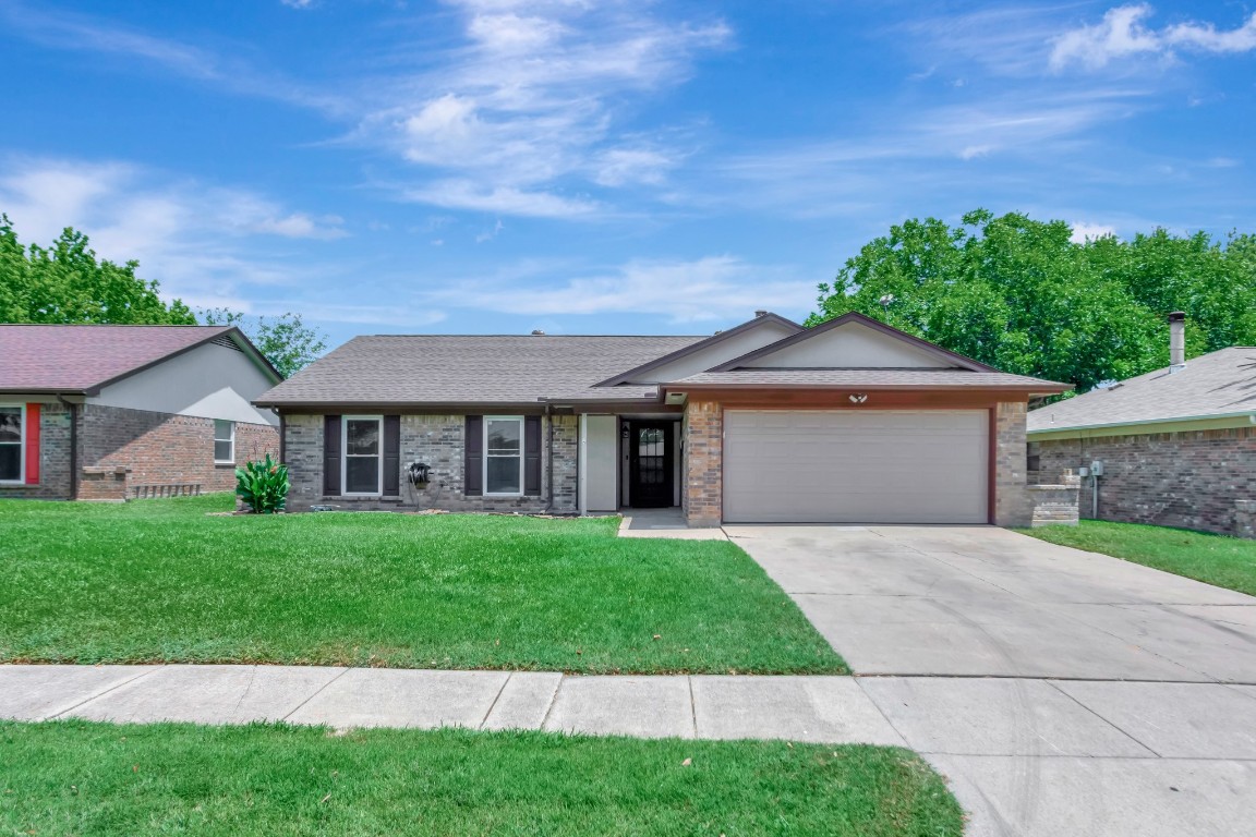 524 N Park Drive Saginaw TX 76179