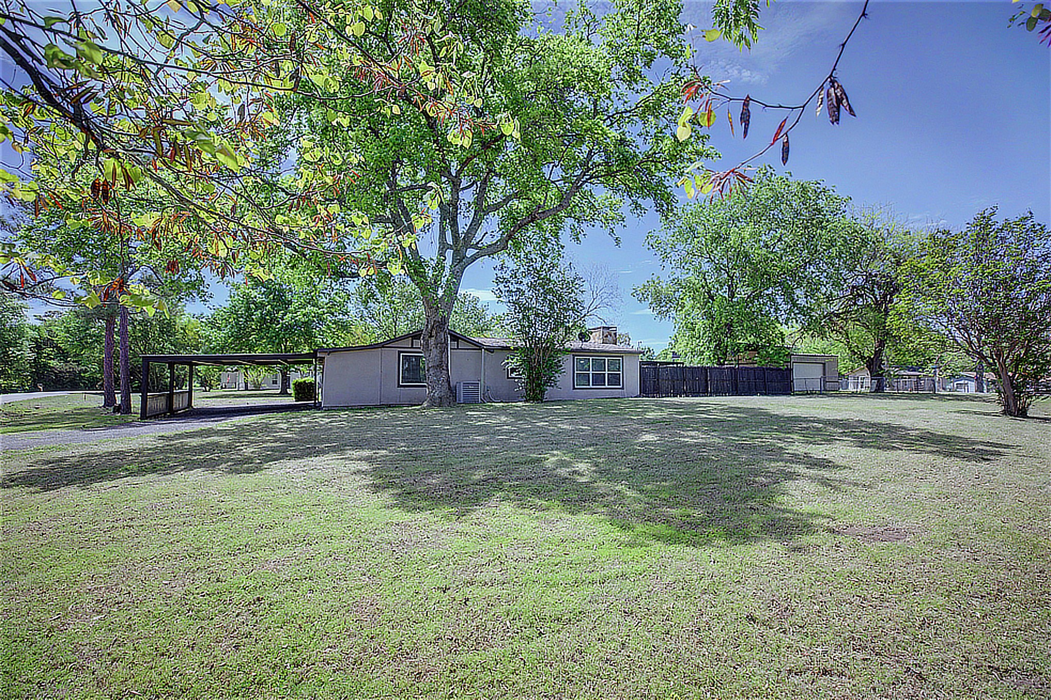 552 Oak Leaf Trail East Tawakoni TX 75472