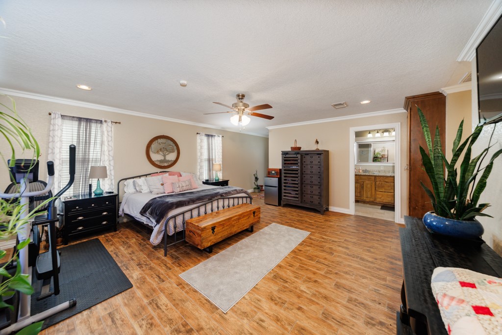513 Patterson Street Bowie TX 76230