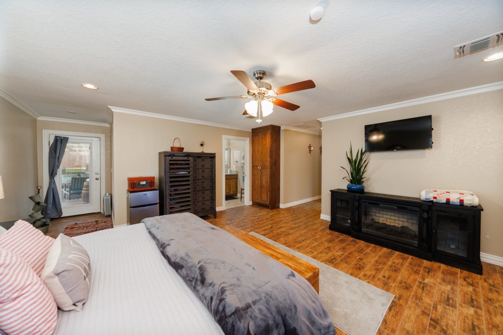 513 Patterson Street Bowie TX 76230