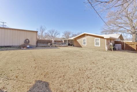 513 Patterson Street Bowie TX 76230
