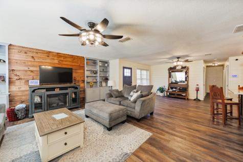 513 Patterson Street Bowie TX 76230