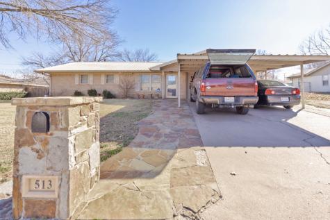 513 Patterson Street Bowie TX 76230