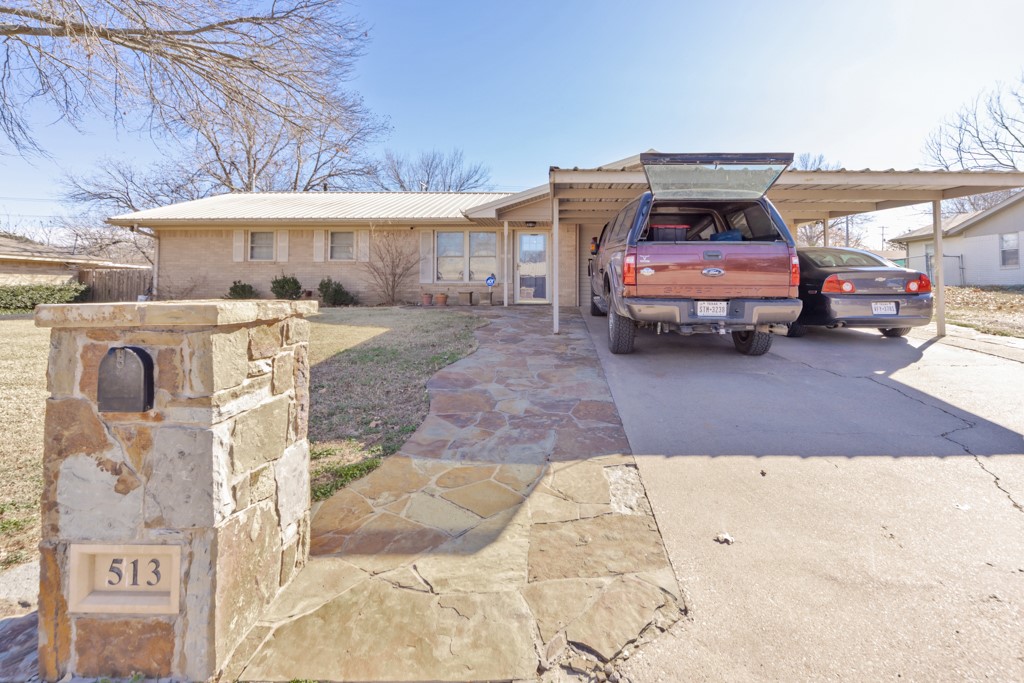 513 Patterson Street Bowie TX 76230