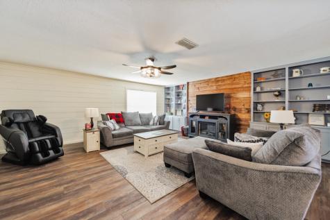 513 Patterson Street Bowie TX 76230