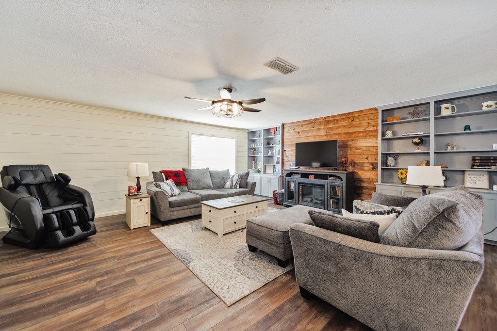 513 Patterson Street Bowie TX 76230