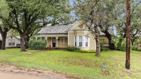 303 E Mclain Iredell TX 76649