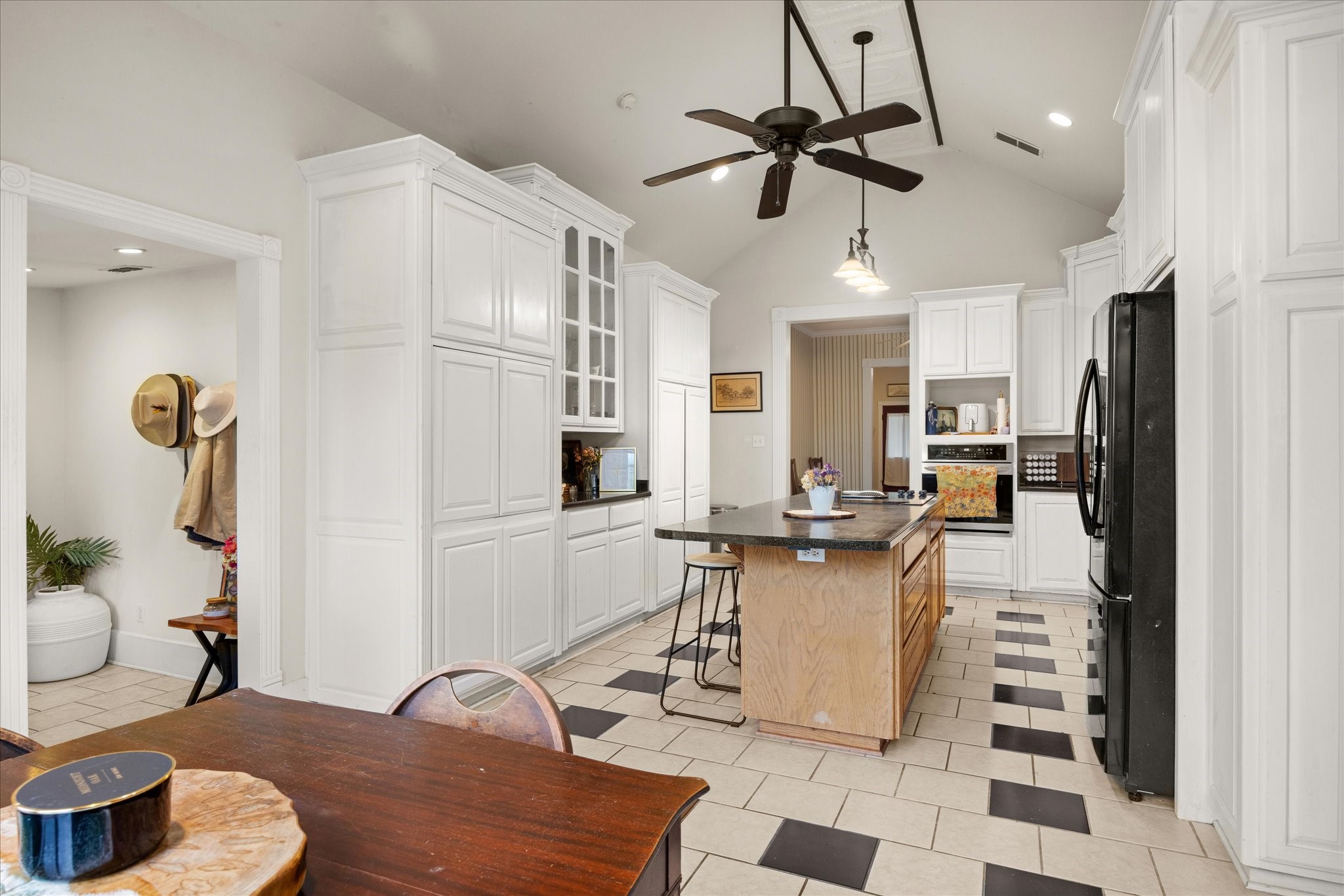 303 E Mclain Iredell TX 76649