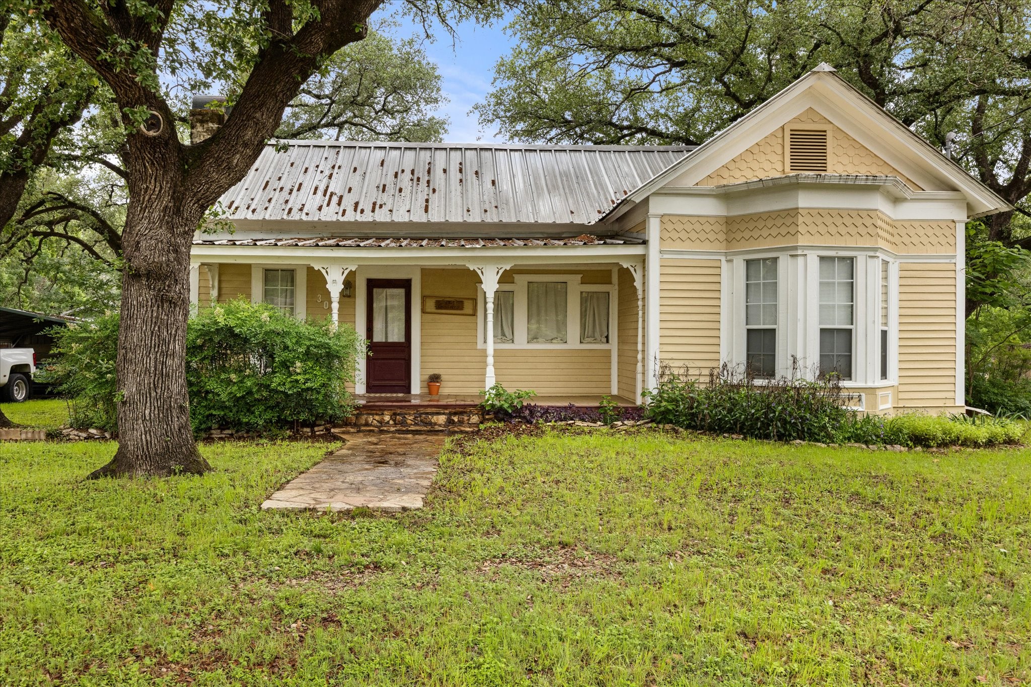 303 E Mclain Iredell TX 76649