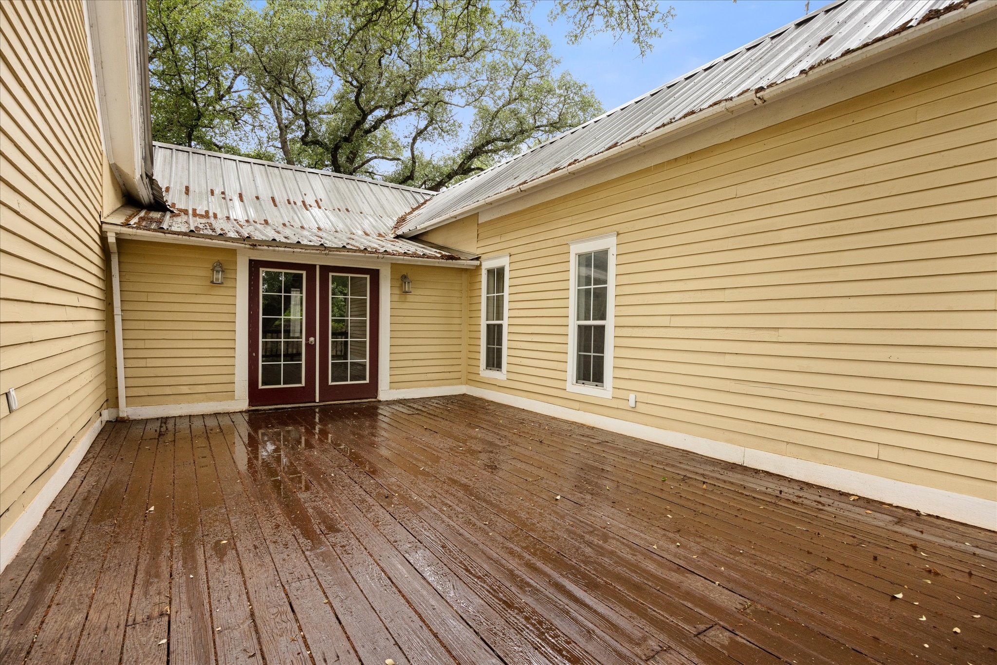 303 E Mclain Iredell TX 76649