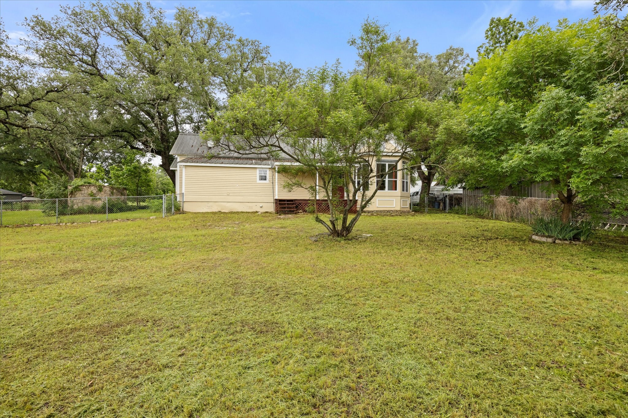 303 E Mclain Iredell TX 76649