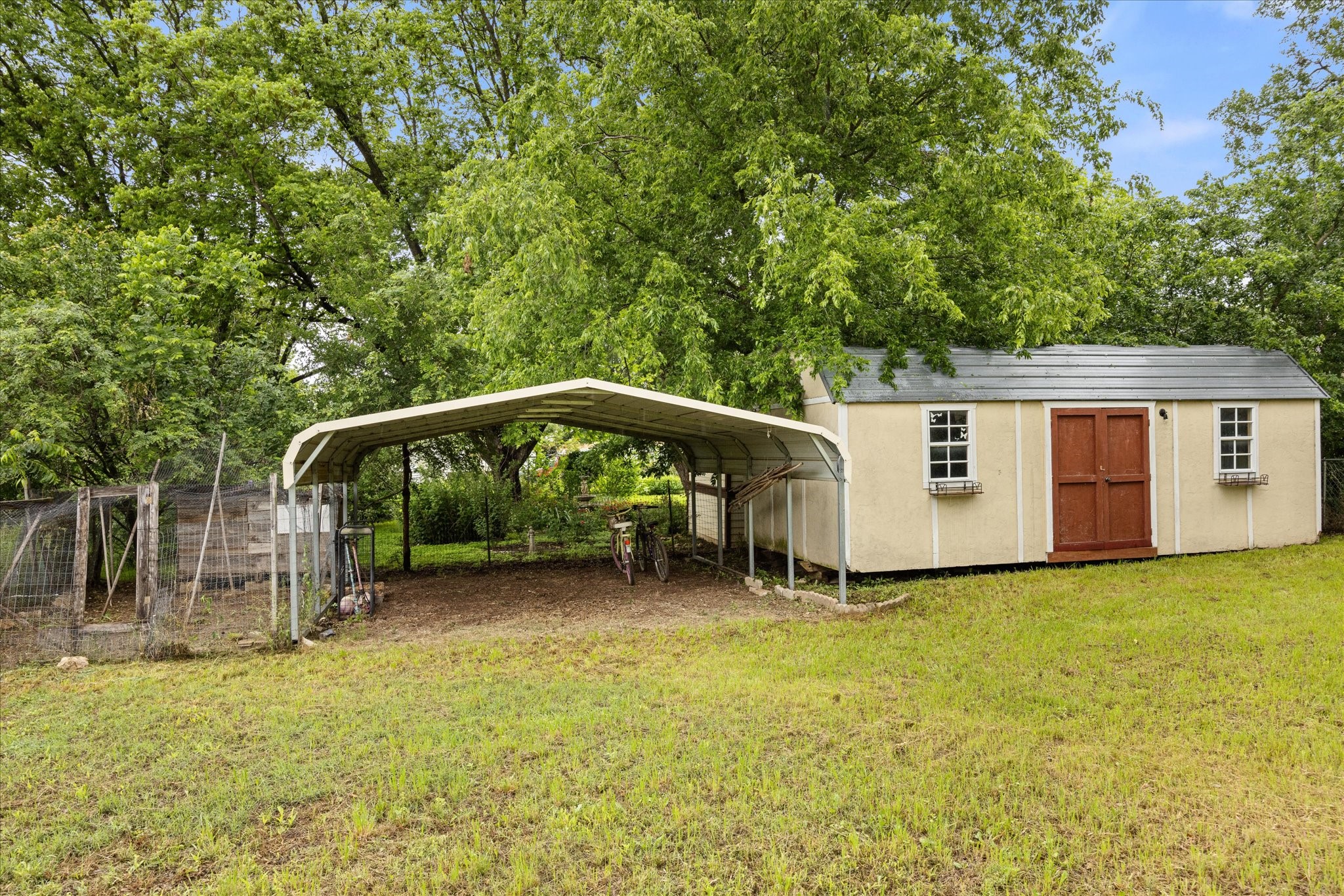 303 E Mclain Iredell TX 76649