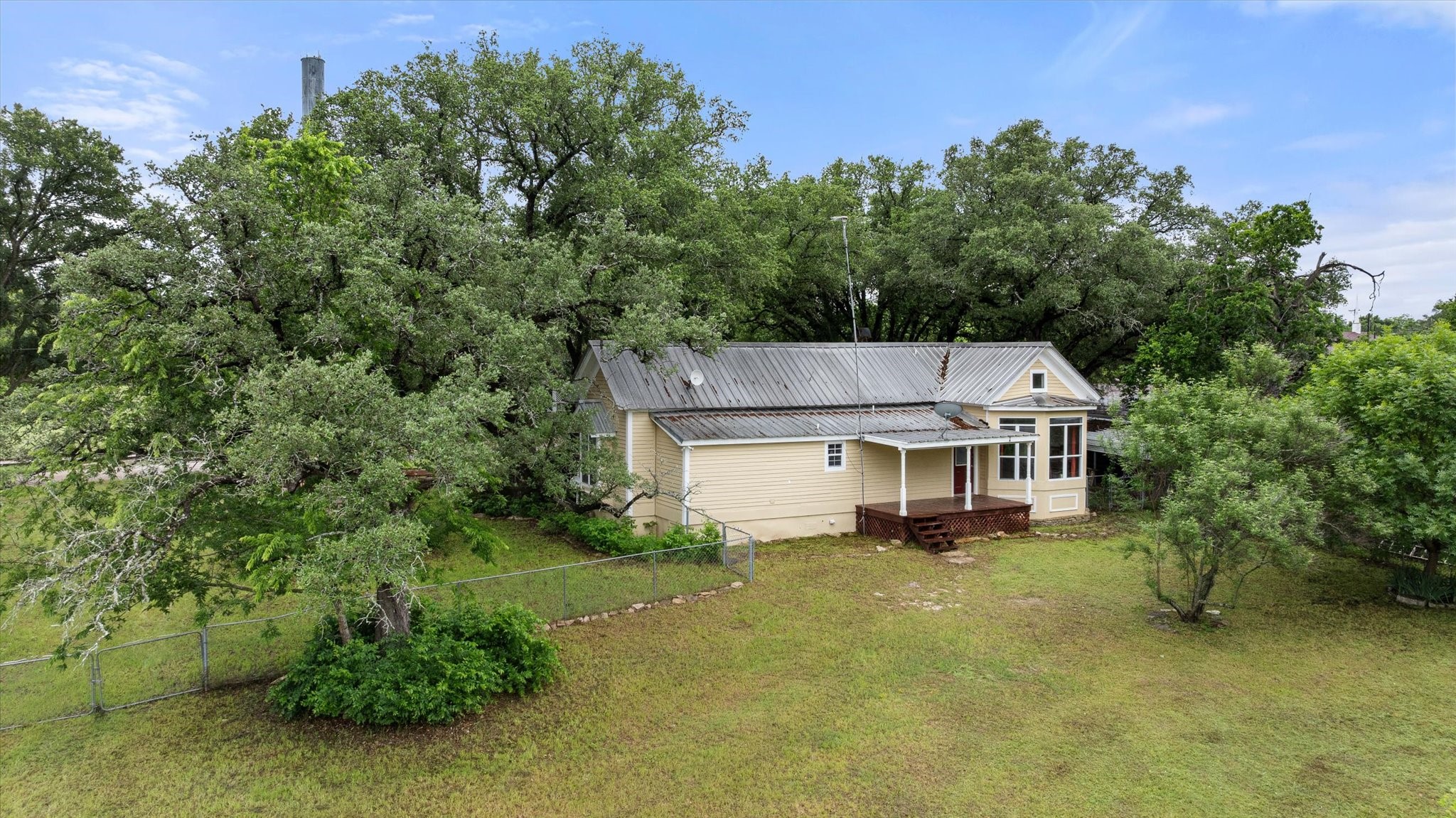 303 E Mclain Iredell TX 76649
