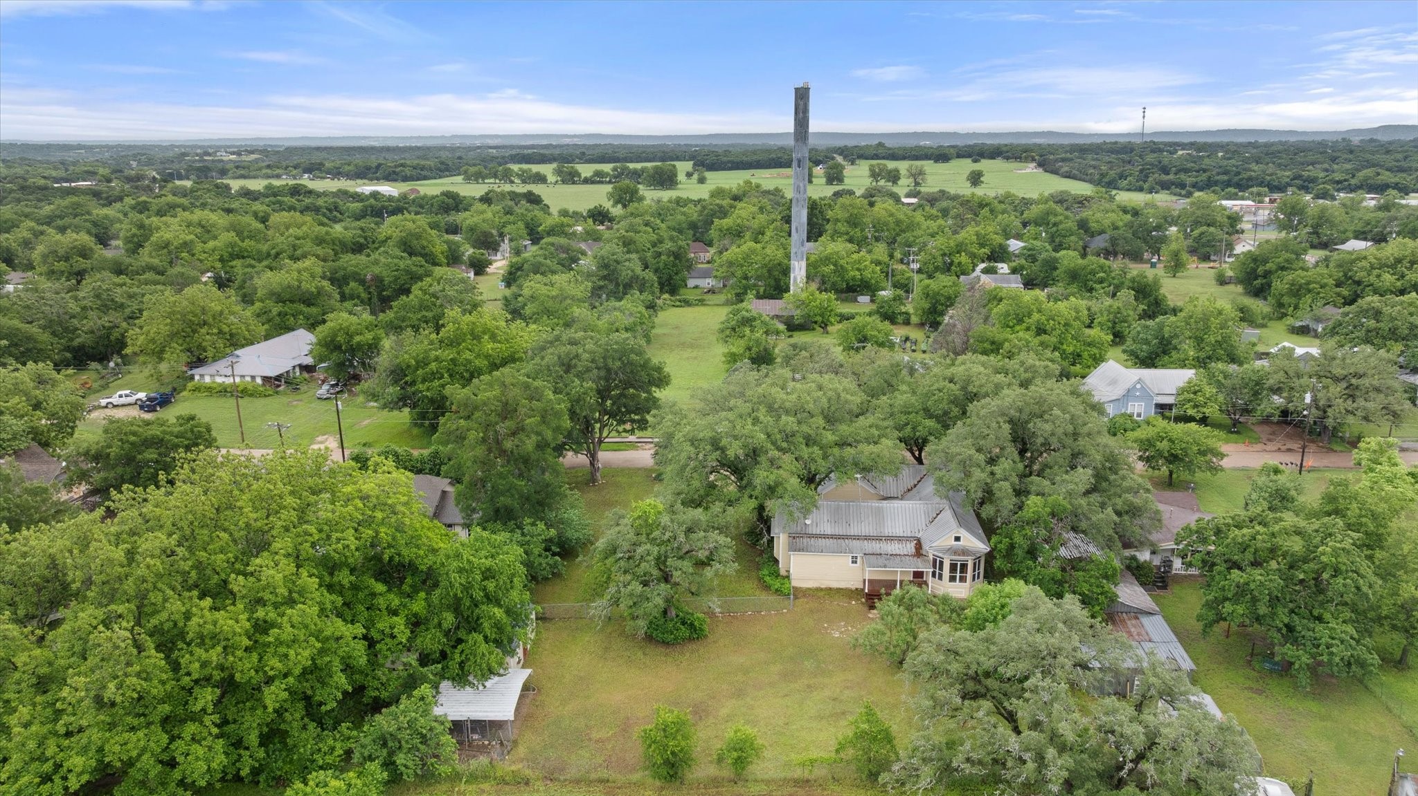 303 E Mclain Iredell TX 76649