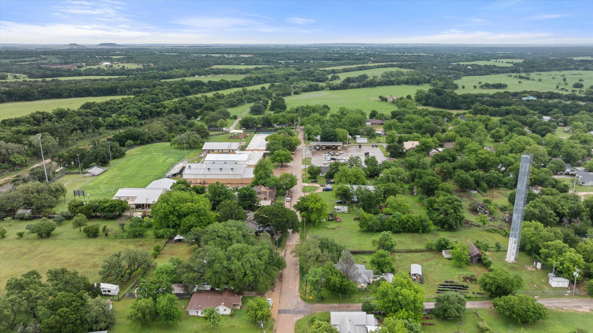 303 E Mclain Iredell TX 76649