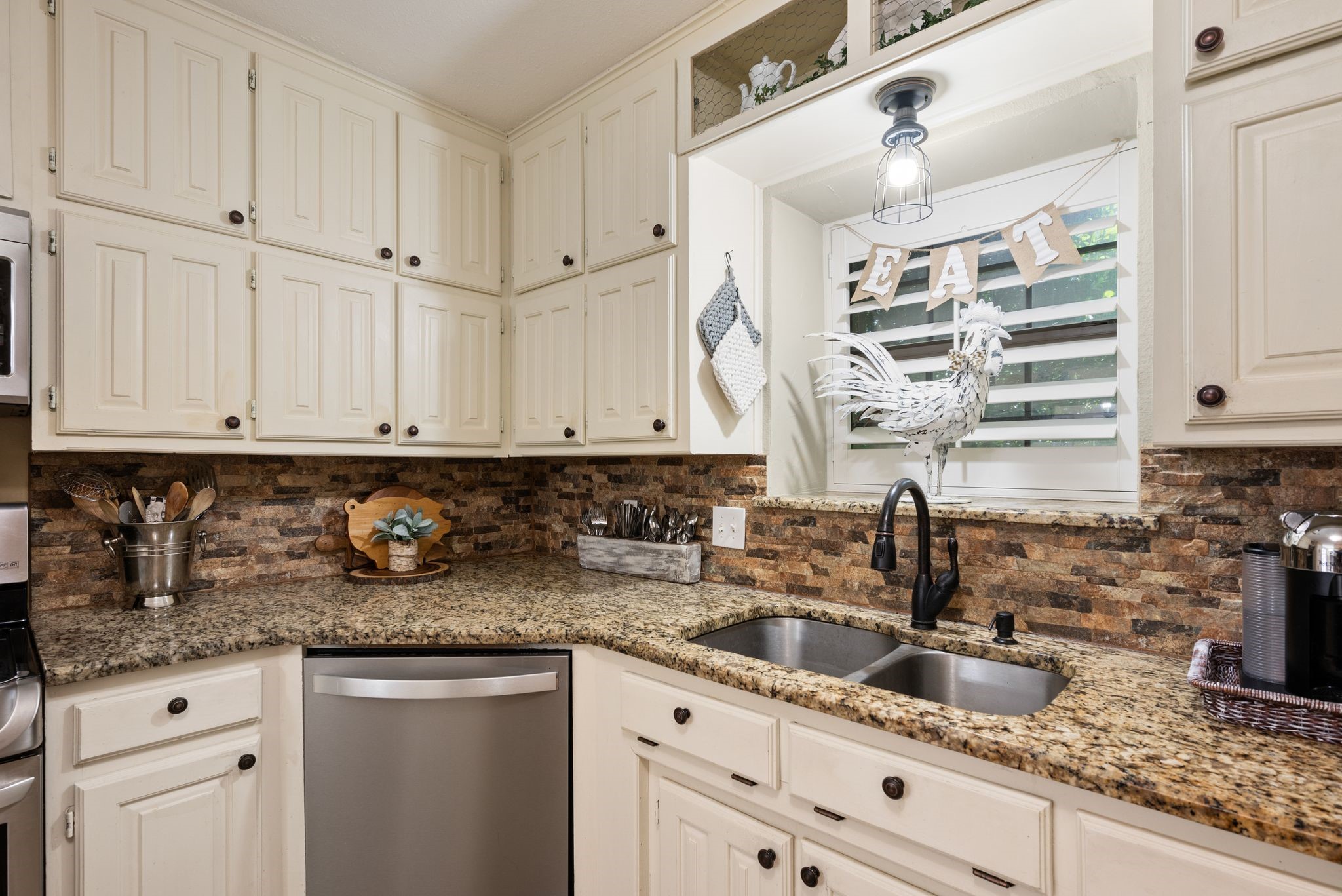 3229 David Drive Hurst TX 76054