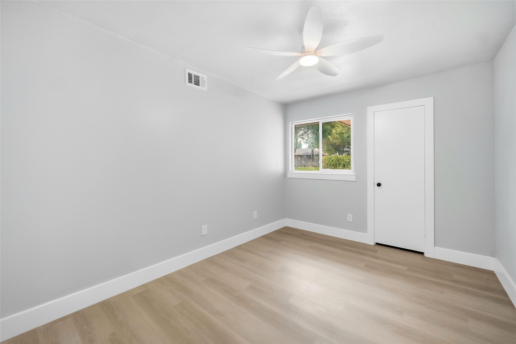 8034 Greenhollow Dallas TX 75240