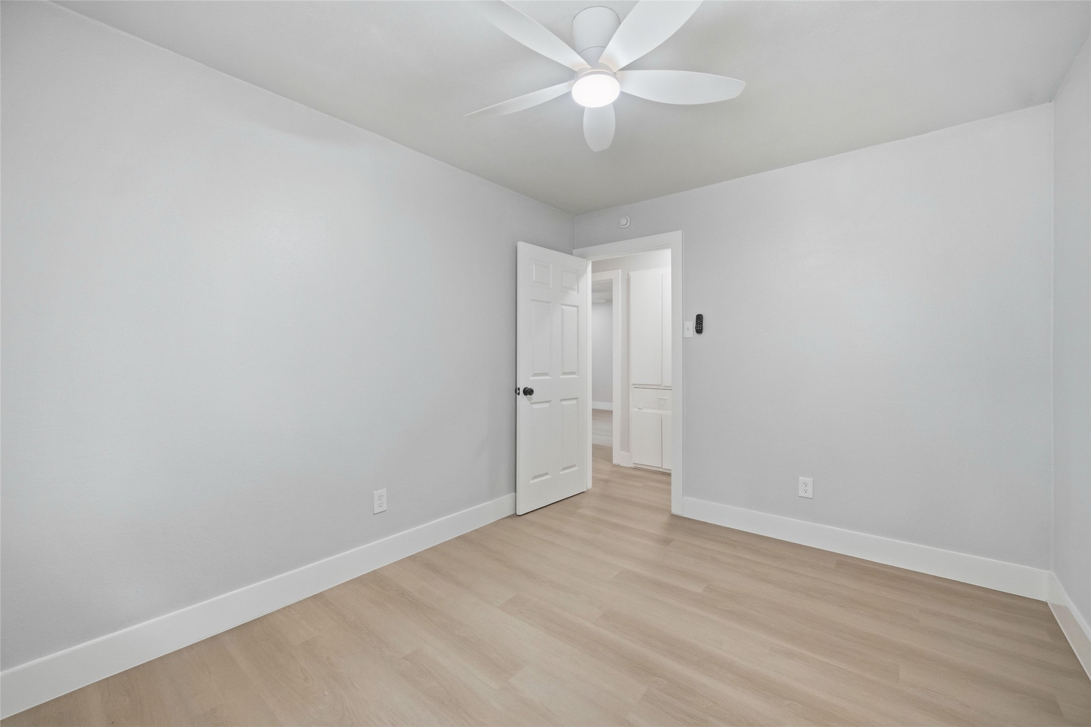 8034 Greenhollow Dallas TX 75240