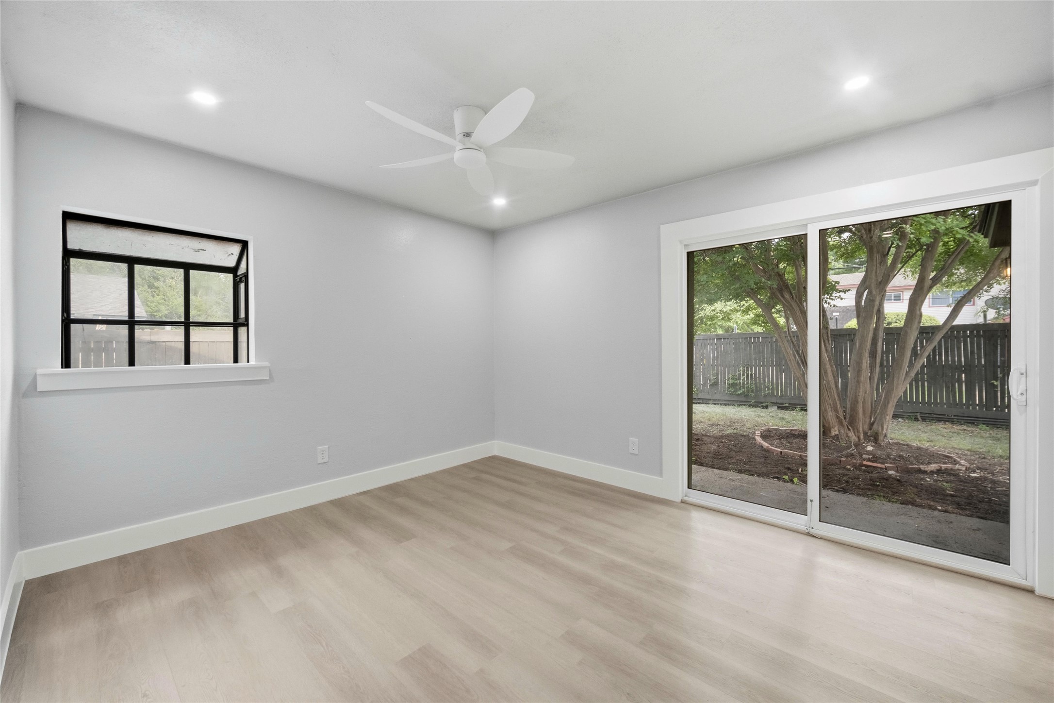 8034 Greenhollow Dallas TX 75240